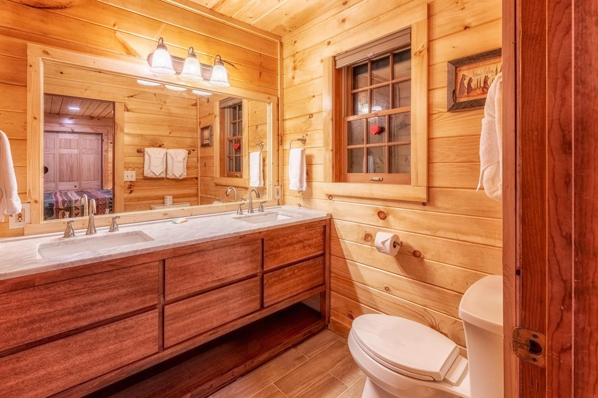 Real Log Cabin With Amazing Views, Hot Tub, Sauna, Games Gatlinburg Exterior photo