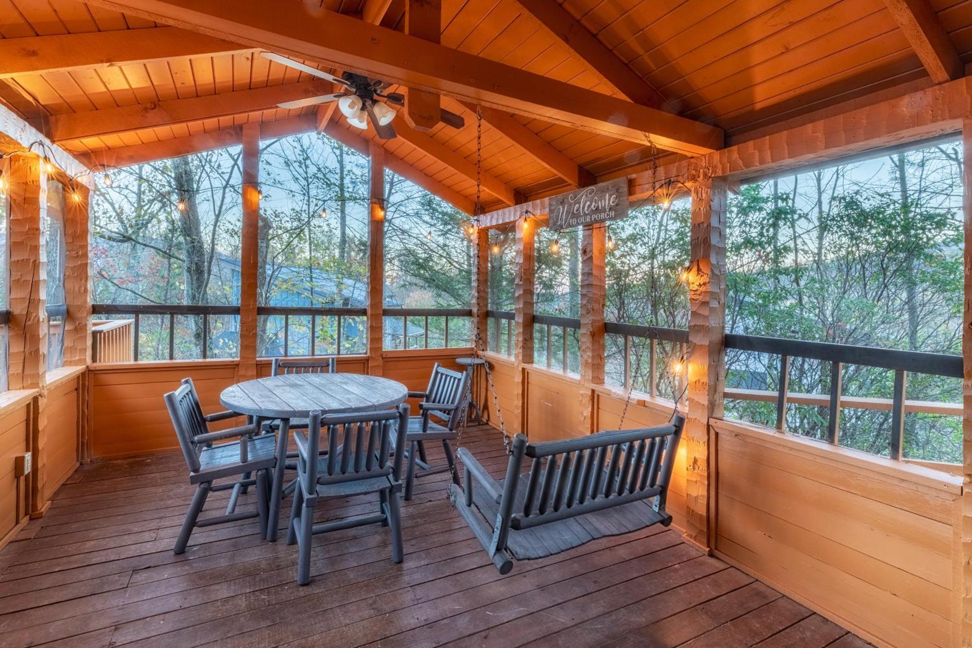 Real Log Cabin With Amazing Views, Hot Tub, Sauna, Games Gatlinburg Exterior photo