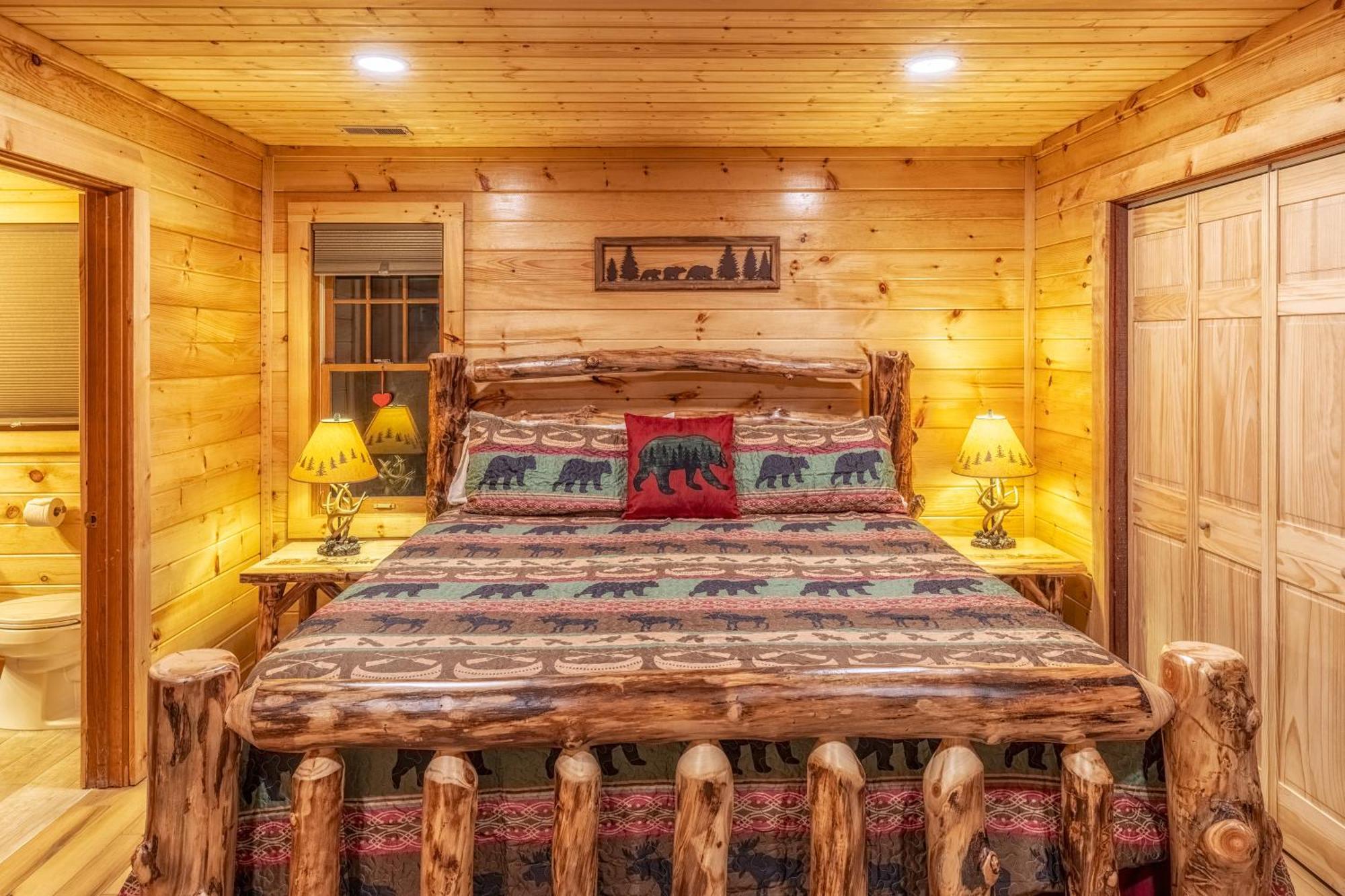 Real Log Cabin With Amazing Views, Hot Tub, Sauna, Games Gatlinburg Exterior photo